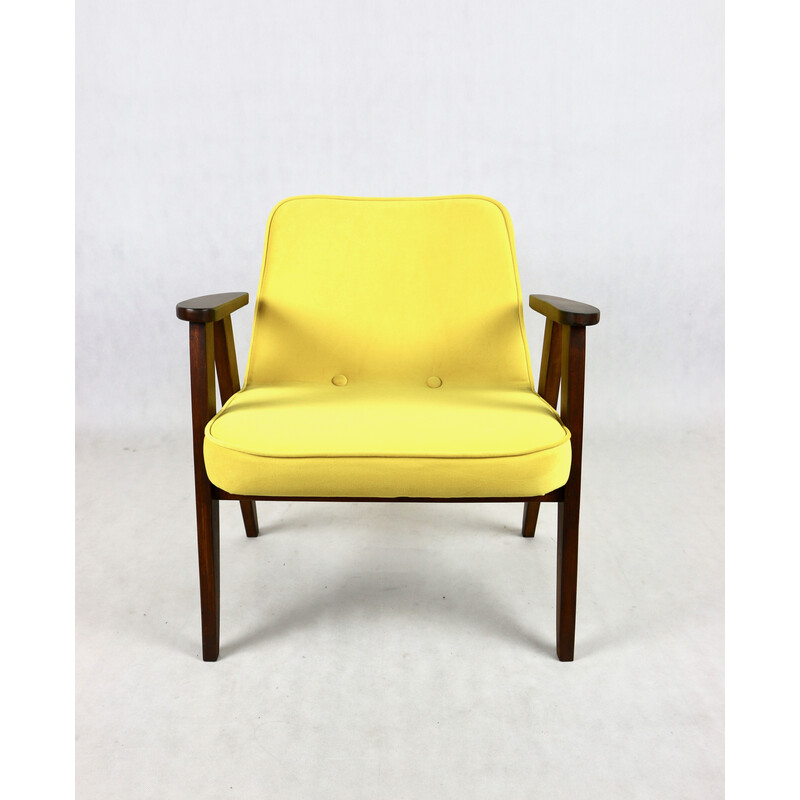 Vintage fauteuil in geel fluweel van Józef Chiefski, 1970