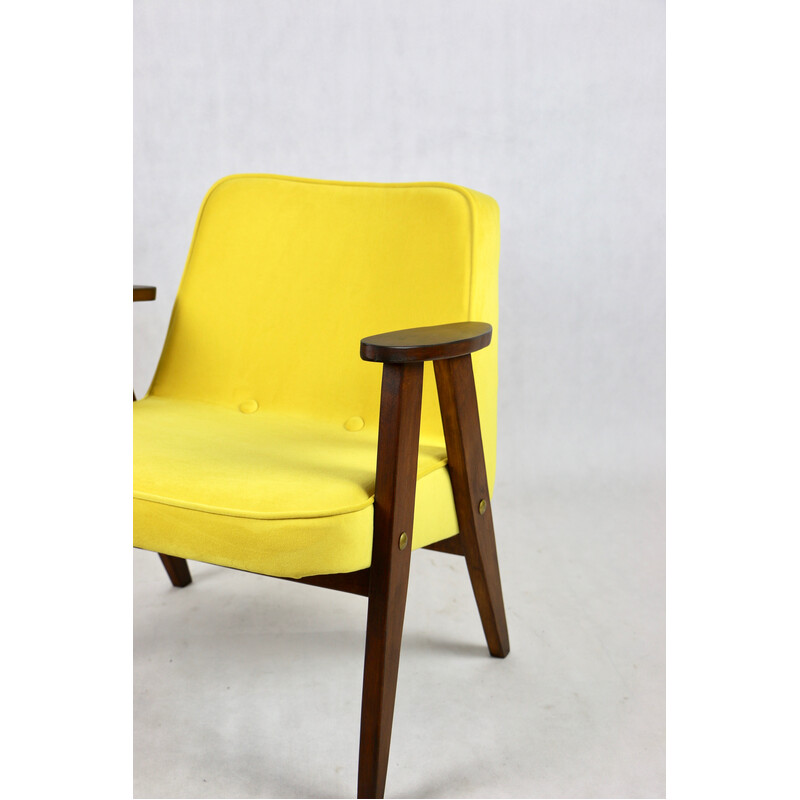 Vintage fauteuil in geel fluweel van Józef Chiefski, 1970