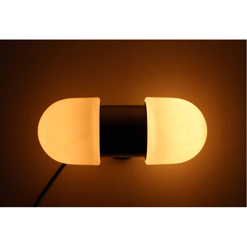 Vintage Bauhaus wandlamp in metaal en opaline glas