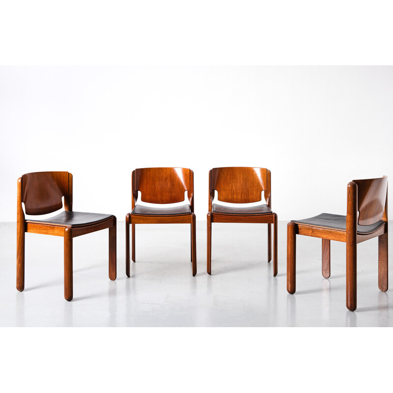 Set van 4 vintage notenhouten stoelen model 122 van Vico Magistretti voor Cassina