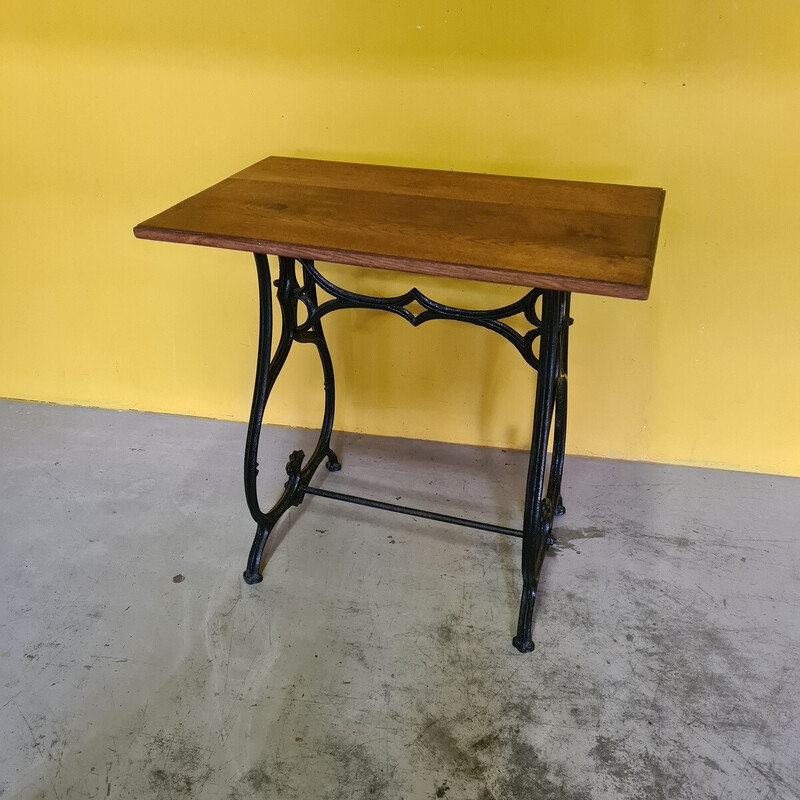 Table d'appoint vintage française en fonte avec plateau en bois de chêne, 1900