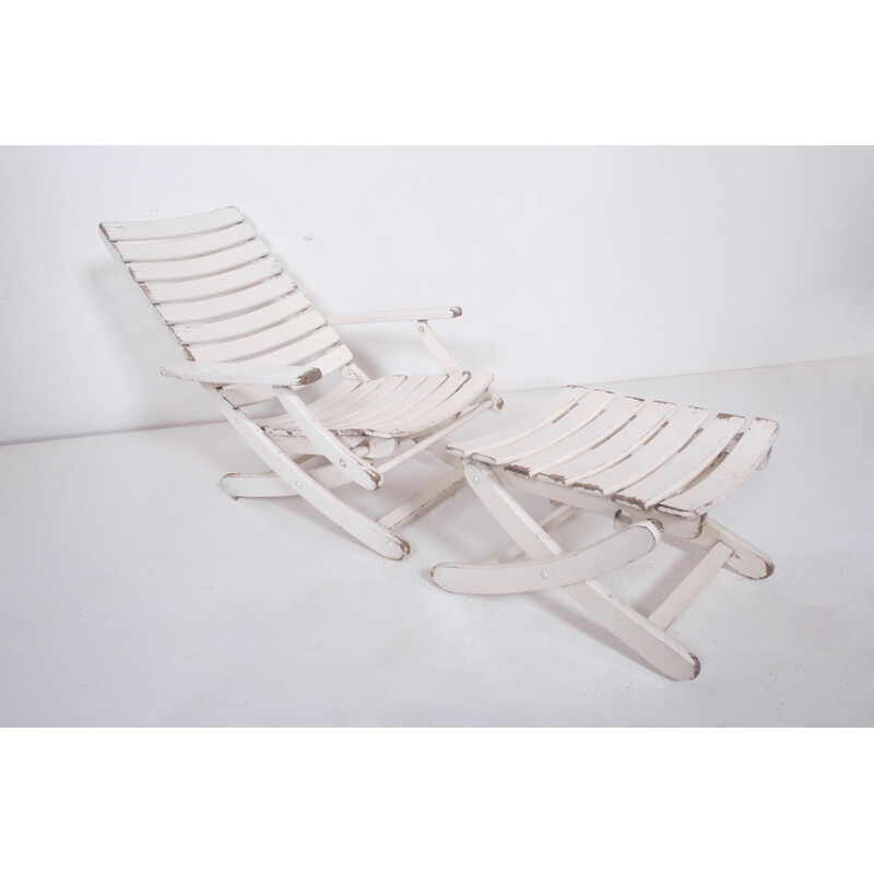 Vintage garden lounge chair with footrest