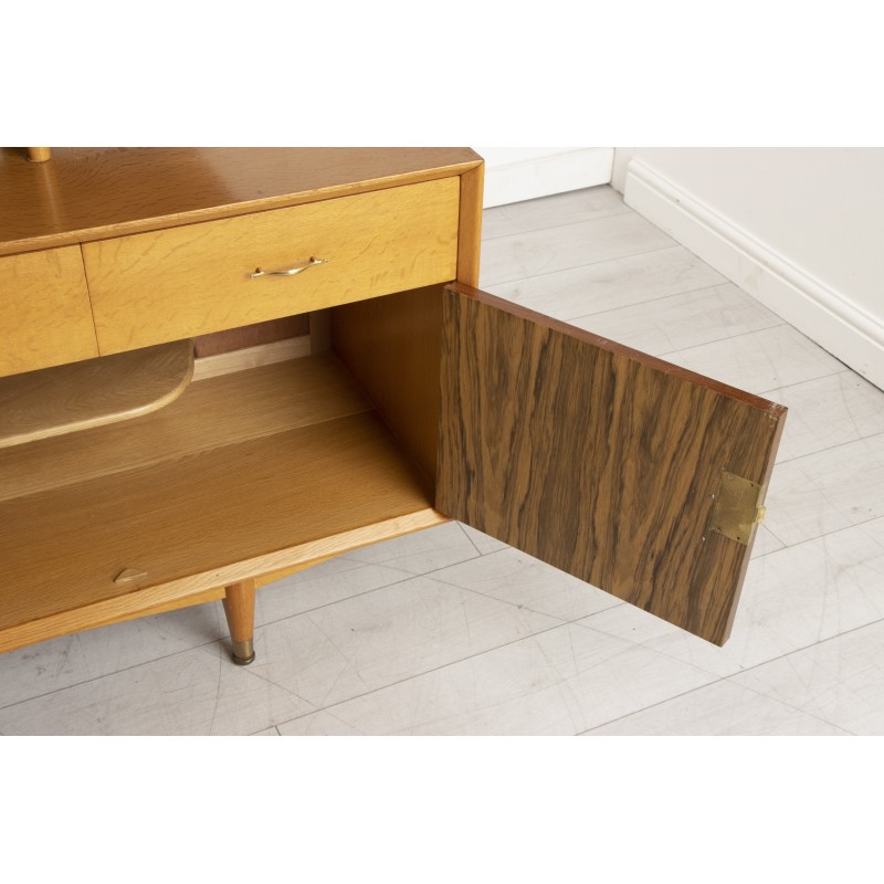 Mid century eikenhout en notenhouten dressoir met afneembaar blad, 1960