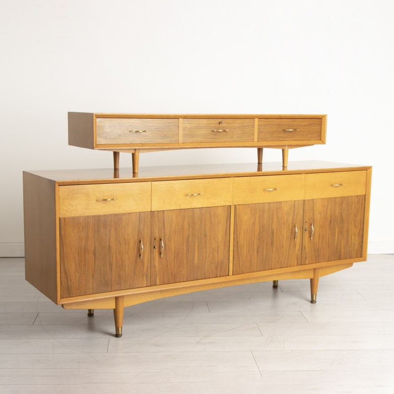 Mid century eikenhout en notenhouten dressoir met afneembaar blad, 1960