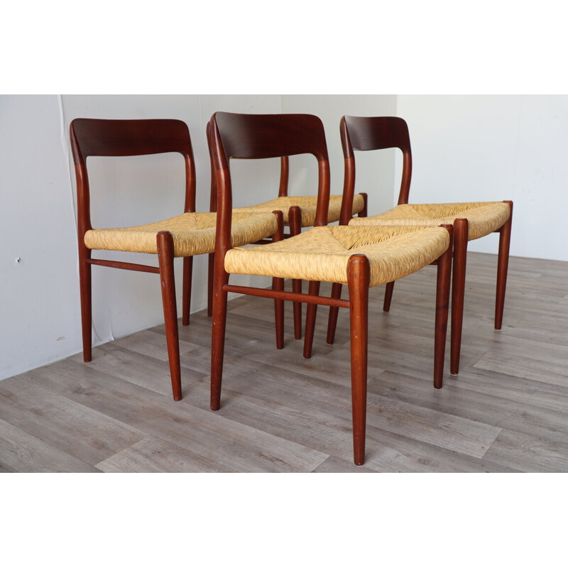 Set of 4 vintage Danish chairs by Niels O. Moller, 1960