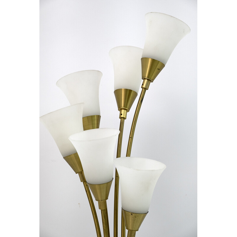 Lampada da terra Tulip in vetro opalino e ottone dorato della metà del secolo scorso, 1960