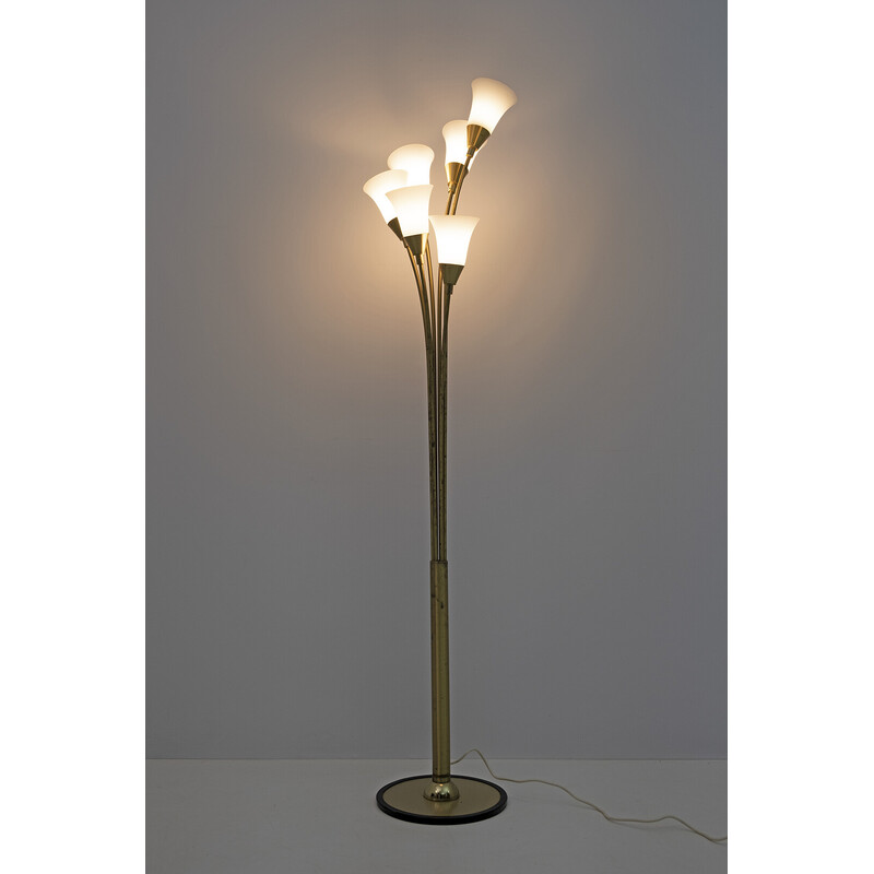 Lampada da terra Tulip in vetro opalino e ottone dorato della metà del secolo scorso, 1960