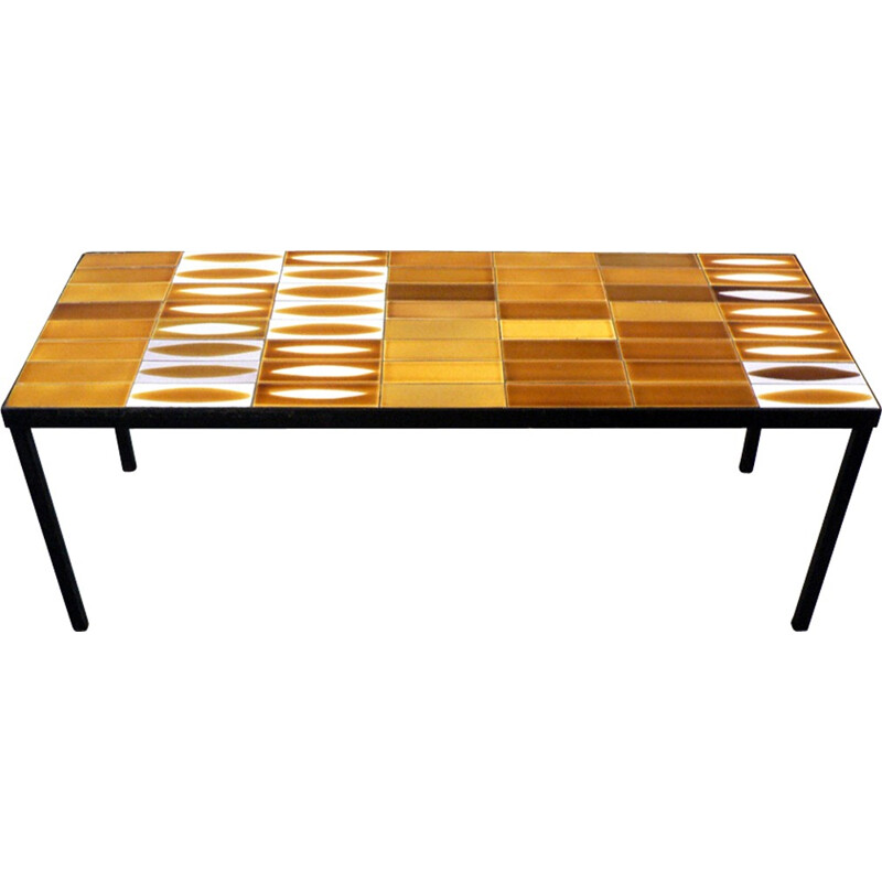 Une table basse navette de Roger Capron - 1950