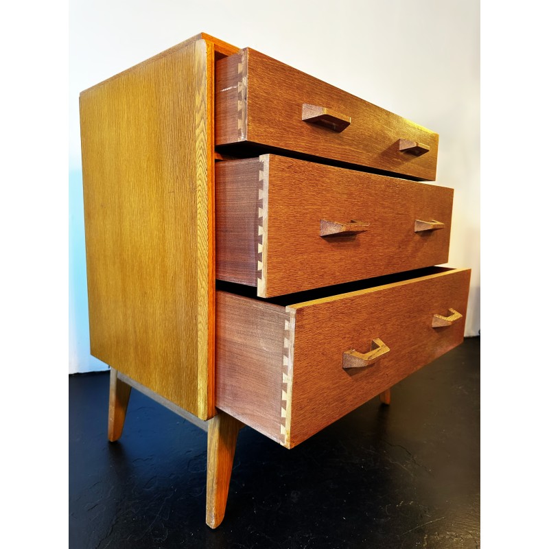 Cassettiera di metà secolo in legno di quercia di Ernest Gomme per G-plan, 1950