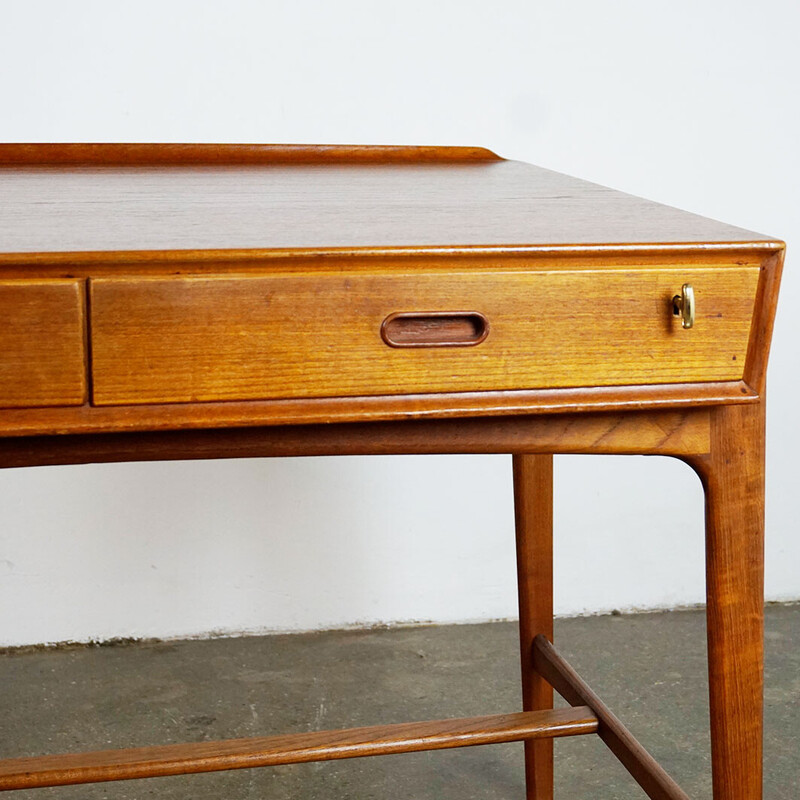 Skandinavischer Vintage-Schreibtisch aus Teakholz von Svend Aage Madsen für Sigurd Hansen
