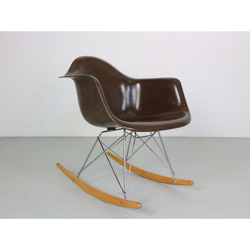 Vintage "RAR" bruine schommelstoel van Charles en Ray Eames voor Herman Miller, 1977