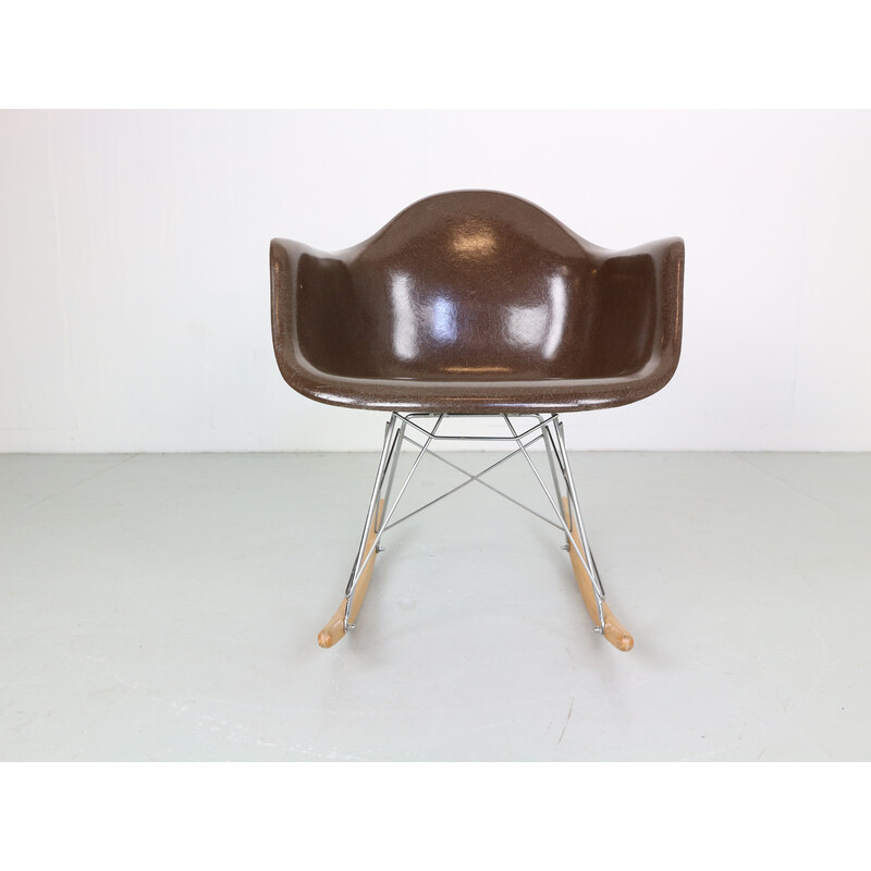 Vintage "RAR" bruine schommelstoel van Charles en Ray Eames voor Herman Miller, 1977