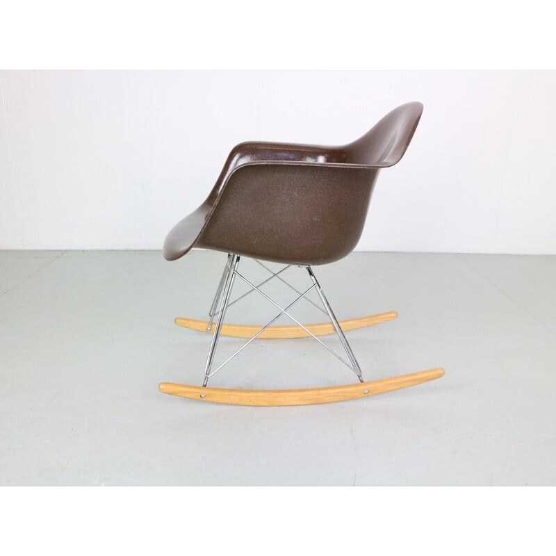 Vintage "RAR" brown rocking chair by Charles and Ray Eames for Herman Miller, 1977