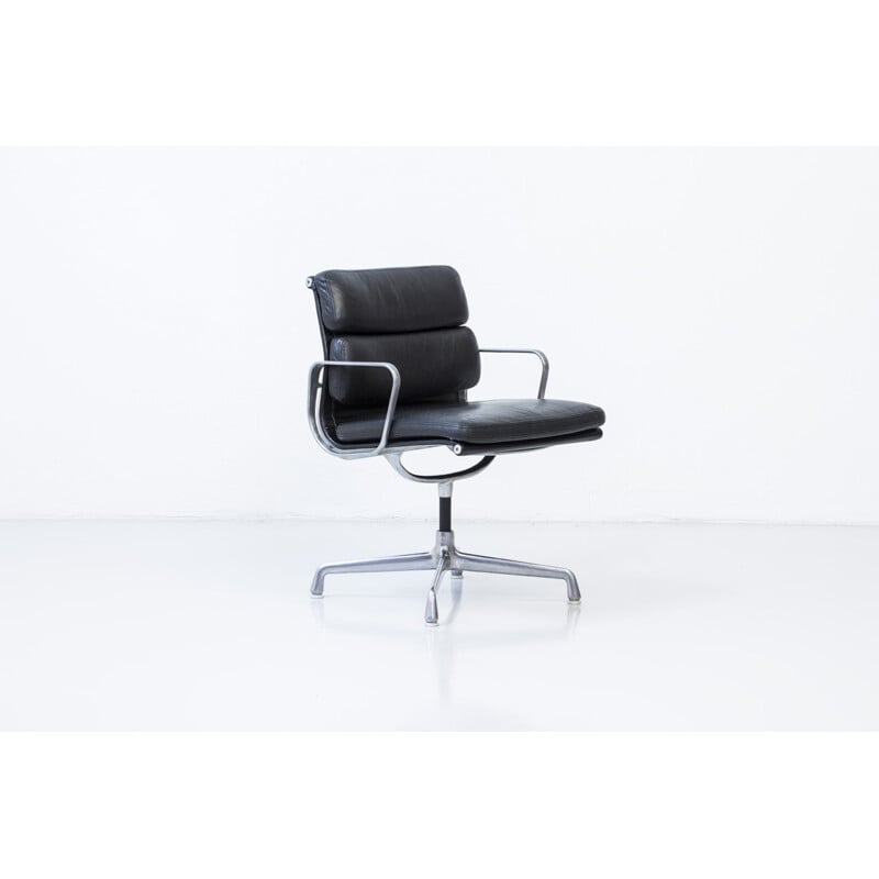 "Soft pad" armchair by Charles & Ray Eames for Herman Miller - 1960s