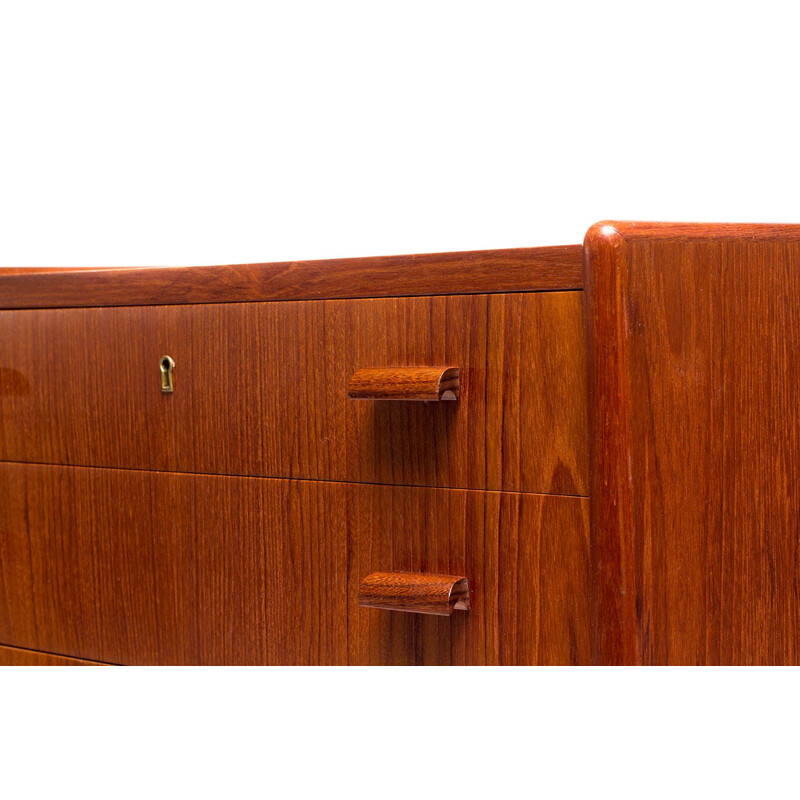 Mid century Danish chest of drawers in teak with curved grips - 1960s