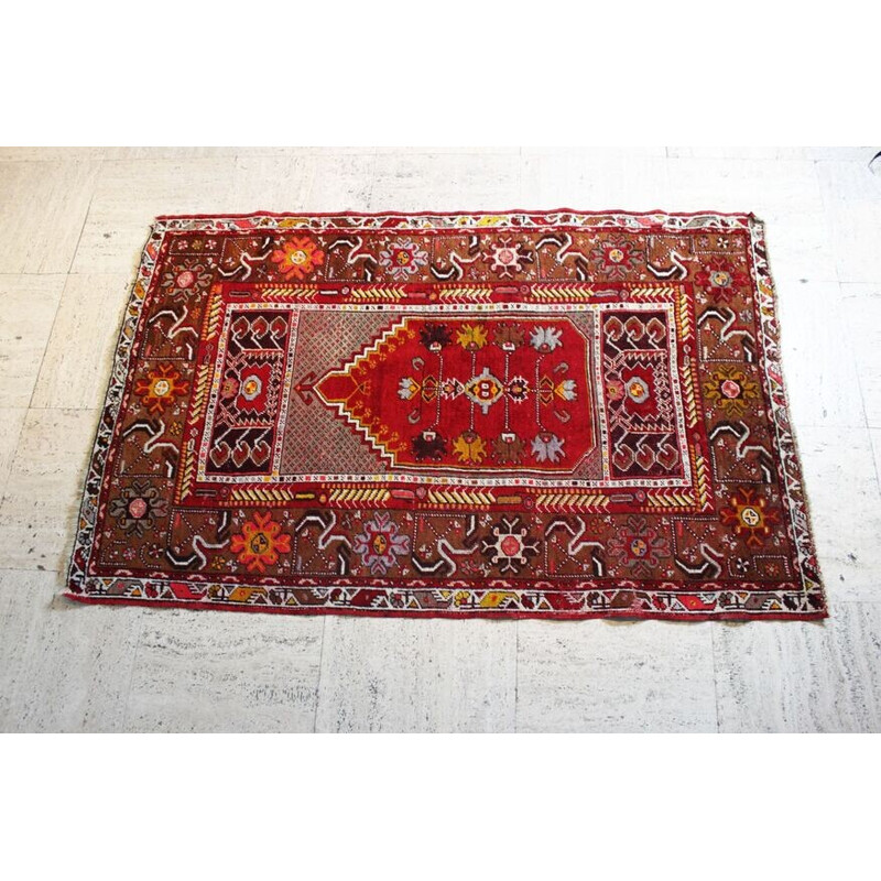 Vintage Kirsehir virgin wool prayer rug, Turkey