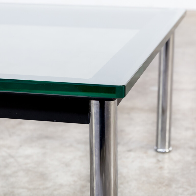 Black coffee table in glass and metal by Le Corbusier produced by Cassina - 1980s