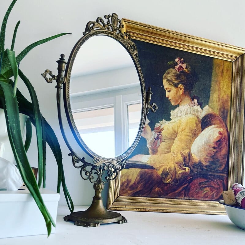 Espejo de mesa vintage de latón