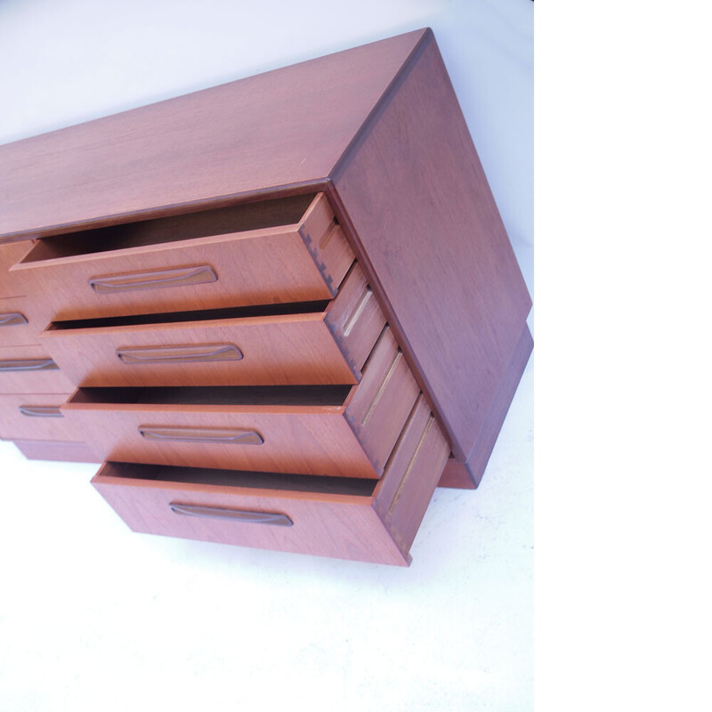 Cassettiera scandinava vintage in teak di Victor Wilkins per G Plan, 1960