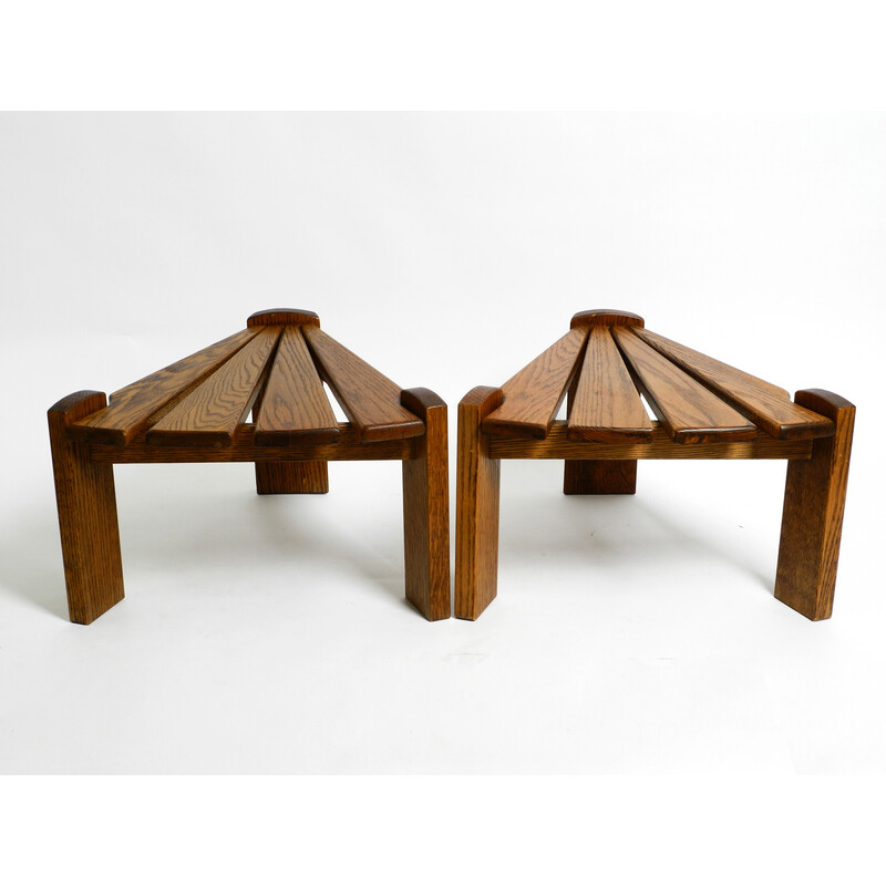 Coppia di tavolini vintage di forma triangolare in rovere di Dittman Co per Awa Radbound, Paesi Bassi