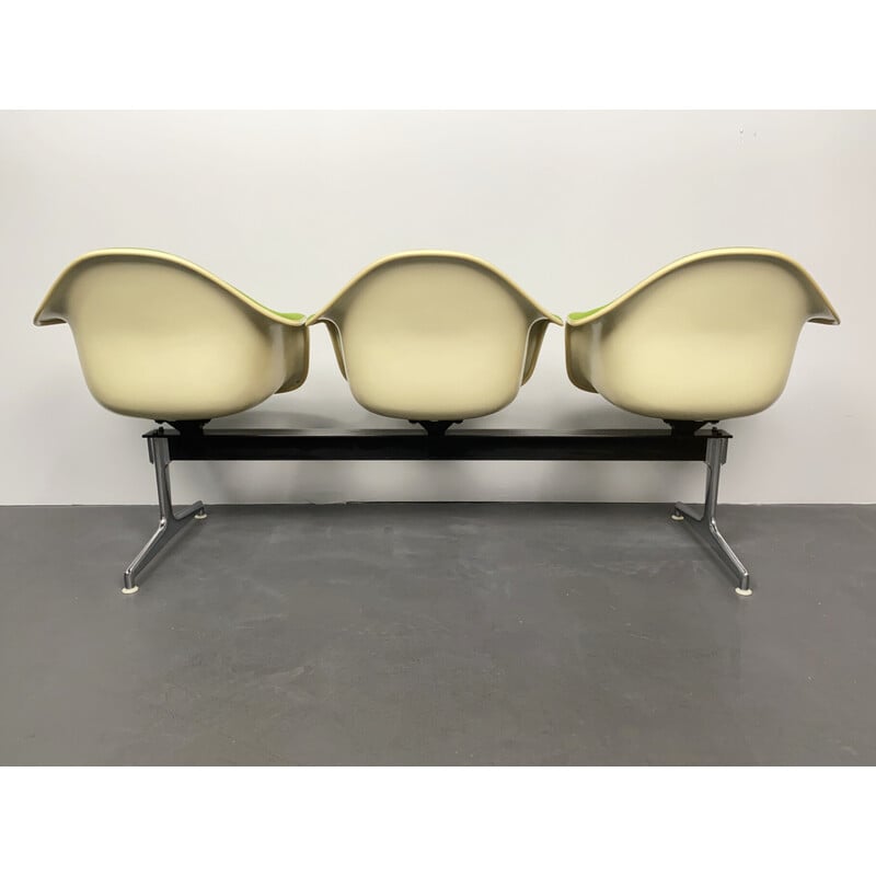 Vintage Airport bench by Ray and Charles Eames for Herman Miller International Collection – Vitra, Germany 1960s