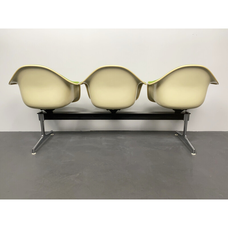 Vintage Airport bench by Ray and Charles Eames for Herman Miller International Collection – Vitra, Germany 1960s