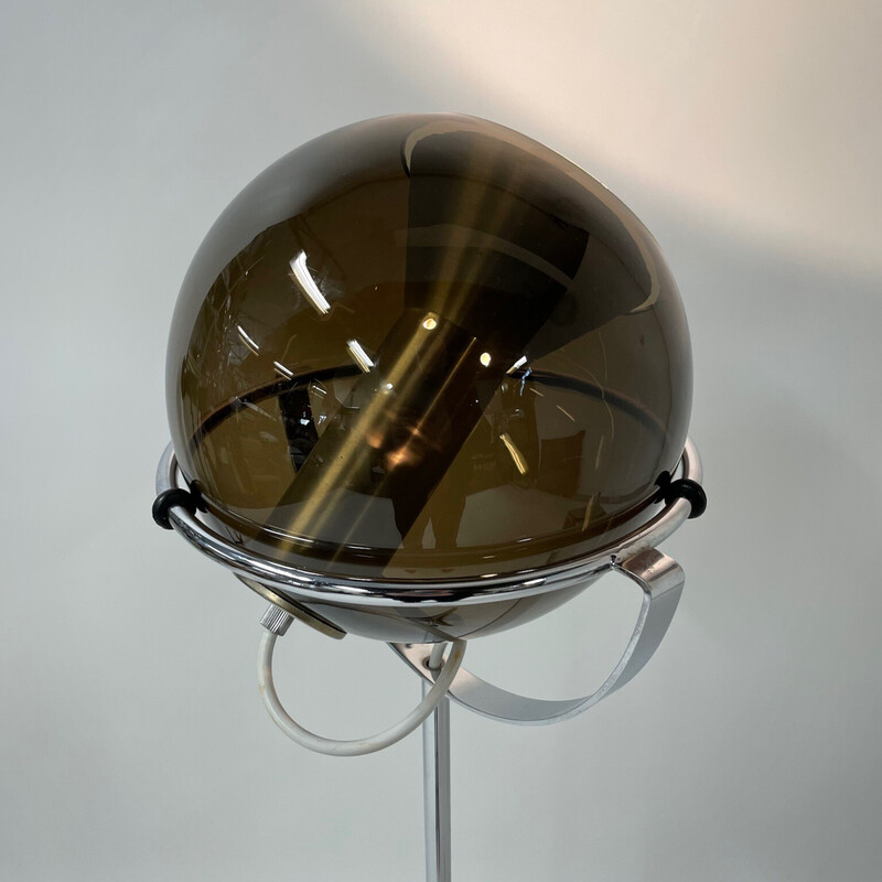 Lampada da terra vintage a globo in vetro fumé di Frank Ligtelijn per Raak, 1960