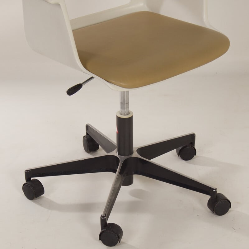 Vintage office chair model 2712 by A. Cordemeyer for Gispen, 1970
