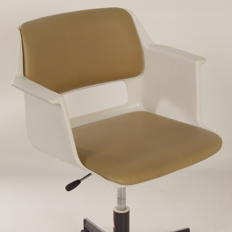 Vintage office chair model 2712 by A. Cordemeyer for Gispen, 1970