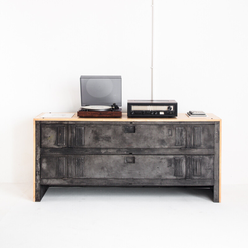 Credenza francese d'epoca con patina di cera grafite, 1960