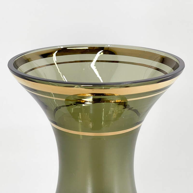 Vase vintage en verre vert avec décor doré, Tchécoslovaquie 1960