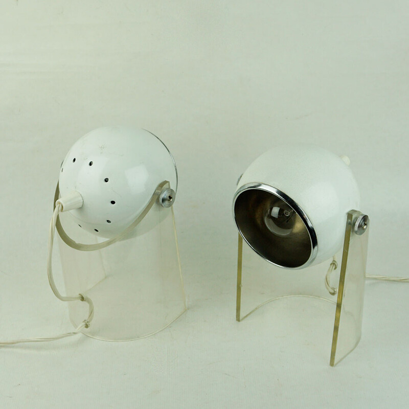 Paire de lampes de table Eyeball de l'ère spatiale italienne vintage en laquées blanches et plexiglas, 1960