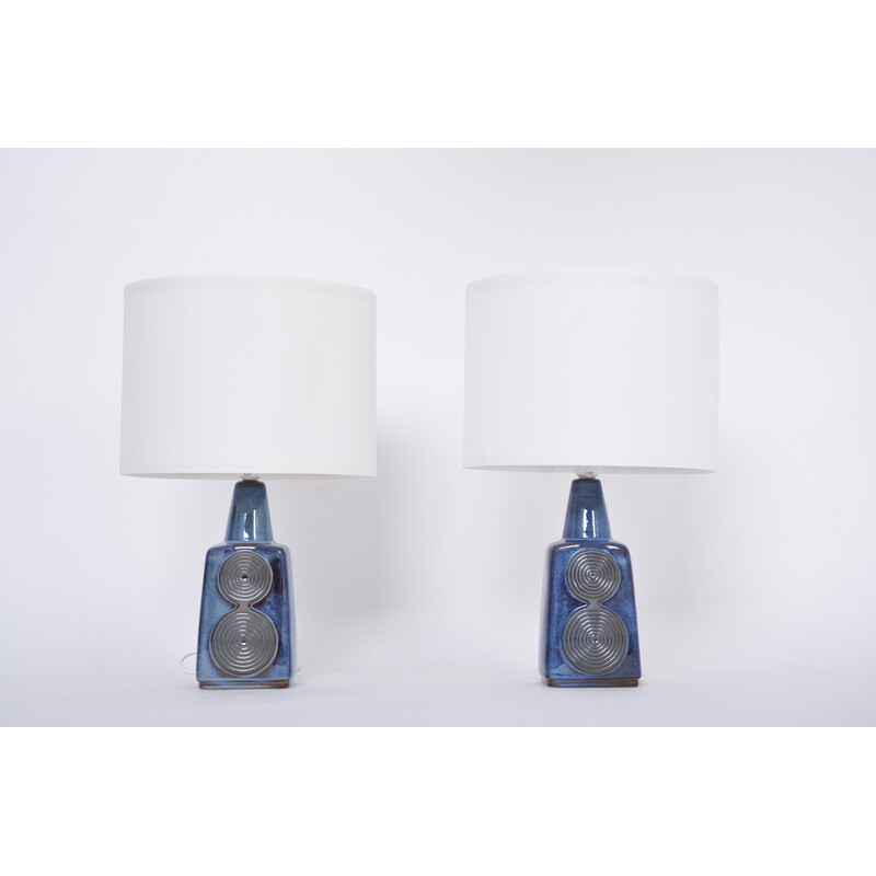 Coppia di lampade da tavolo blu della metà del secolo modello 1097 di Einar Johansen per Soholm
