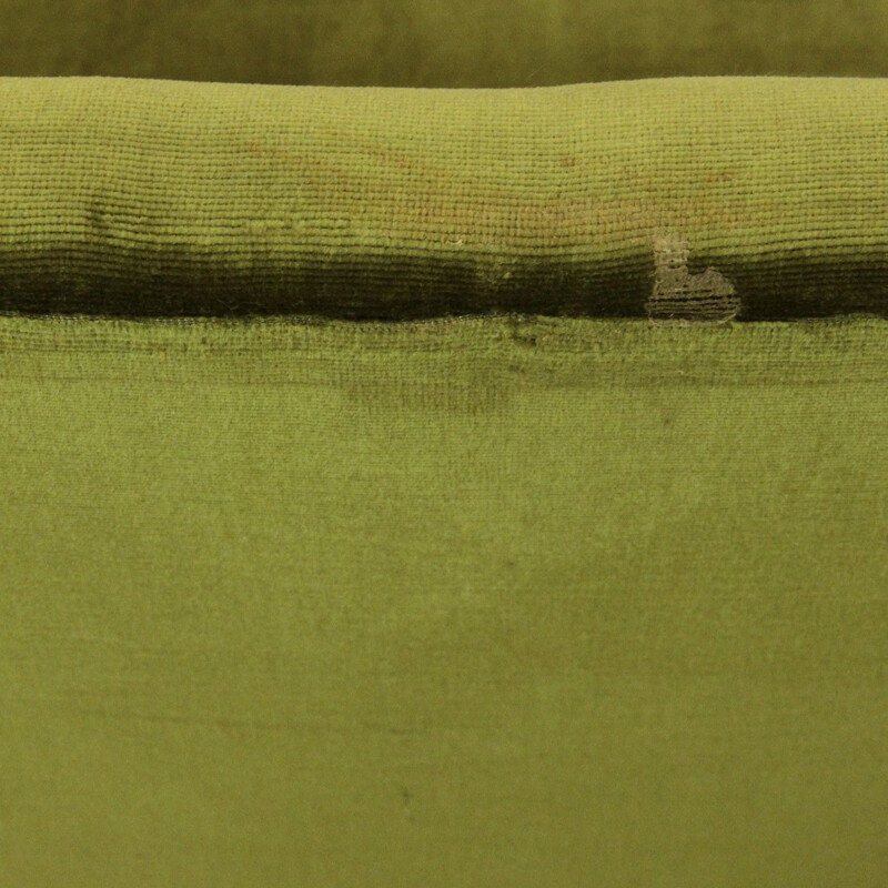 Canapé vert en velours avec pieds coniques - 1940