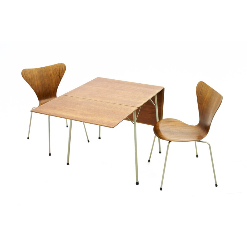 Table à repas ronde pliante en teck par Arne Jacobsen - 1950