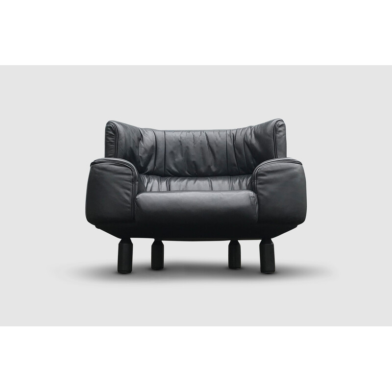 Fauteuil vintage en cuir de taureau par Gianfranco Frattini pour Cassina, 1987