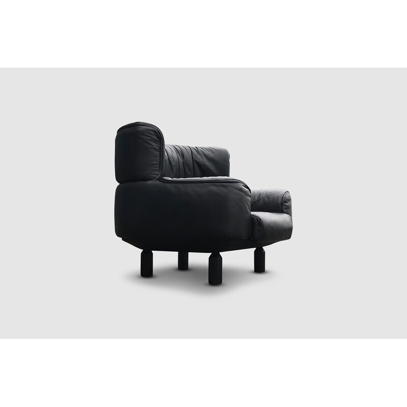 Fauteuil vintage en cuir de taureau par Gianfranco Frattini pour Cassina, 1987