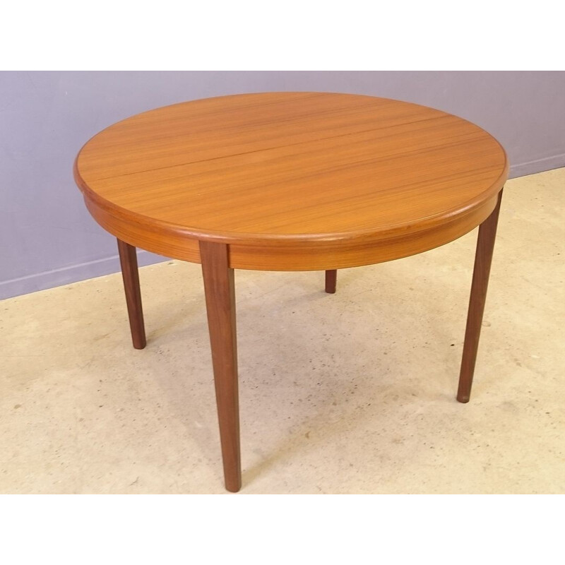 Scandinavian teak extending dining table - 1950s