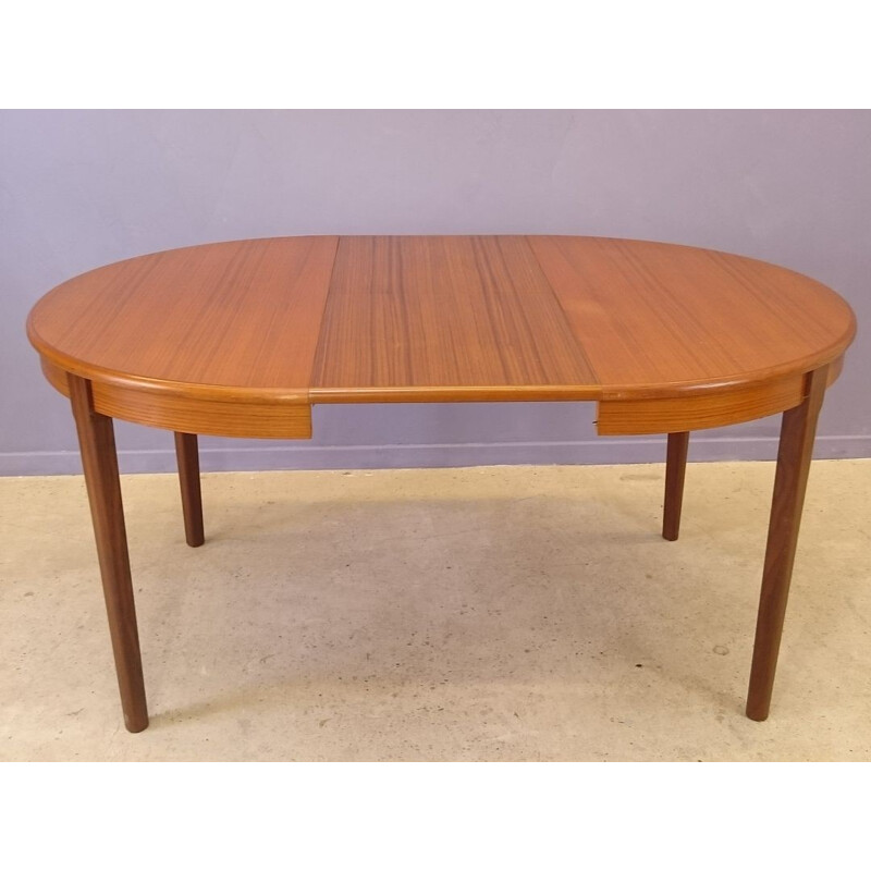 Scandinavian teak extending dining table - 1950s