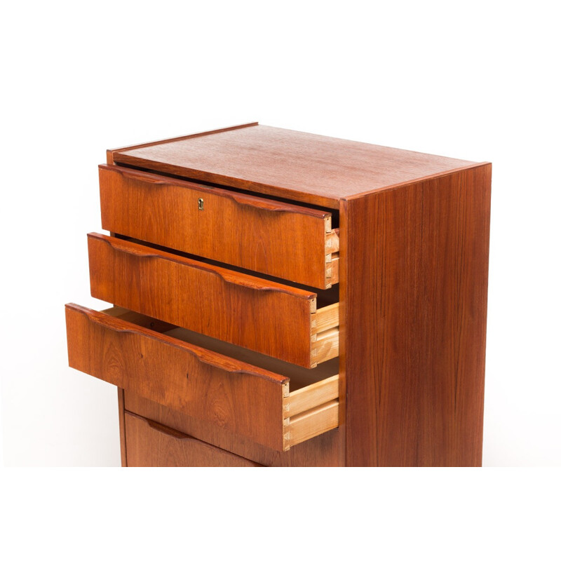 Danish chest of drawers in teak with tapered legs - 1960s