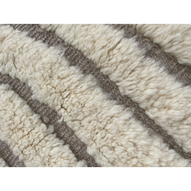 Beni Ouarain vintage white Berber rug