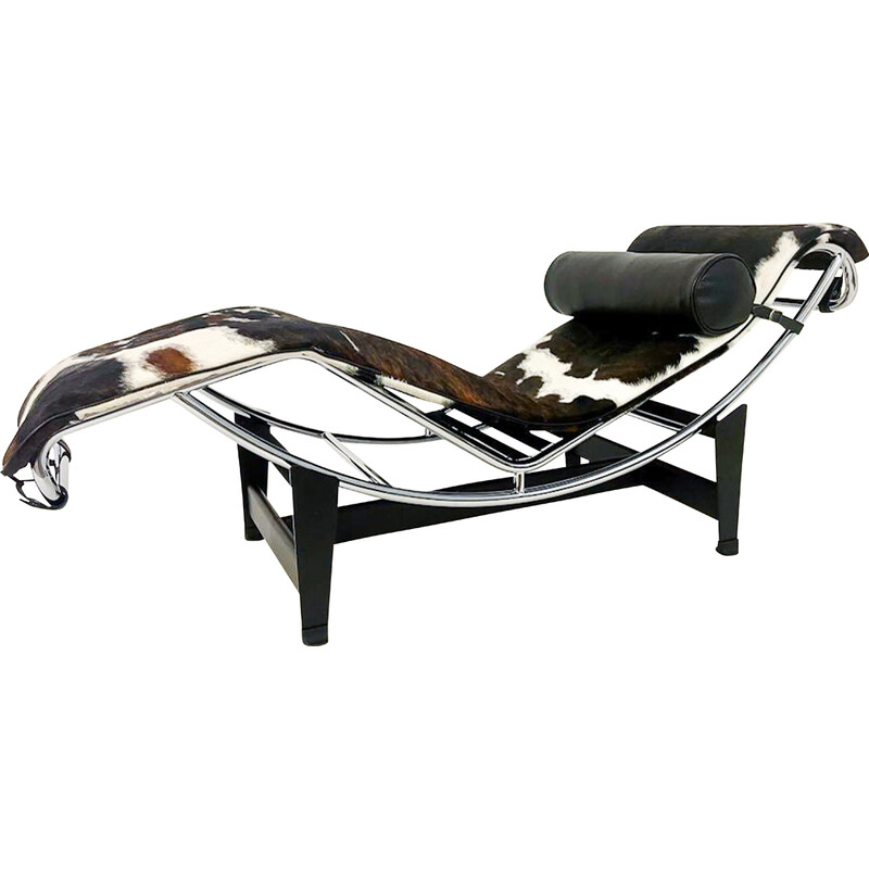 Vintage lounge chair Lc4  in black leather by Le Corbusier for Cassina, Italy 2010
