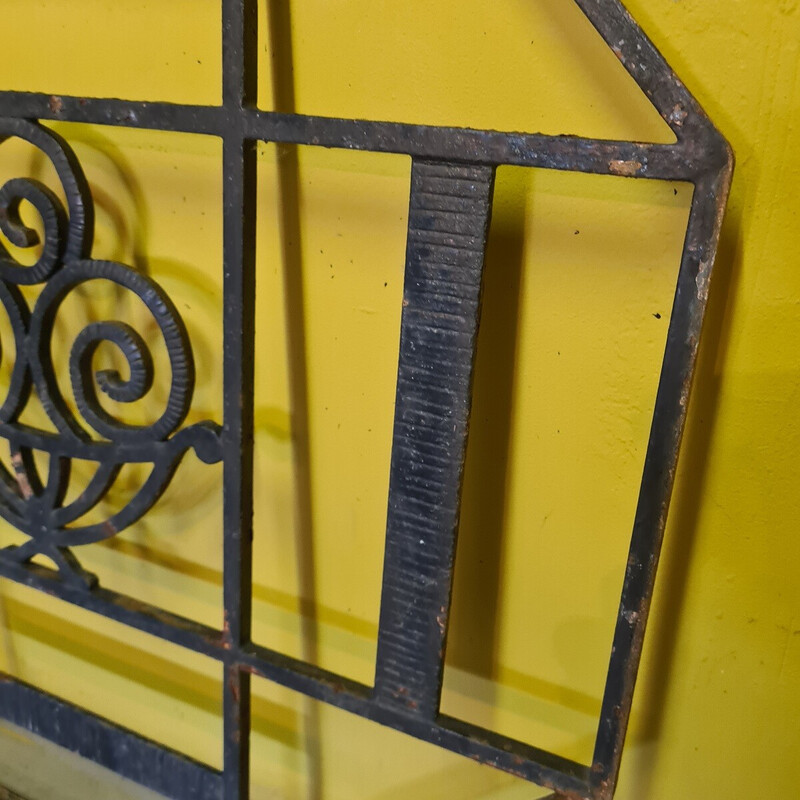 French vintage Art Deco wrought iron octagon fence, 1920-1930s