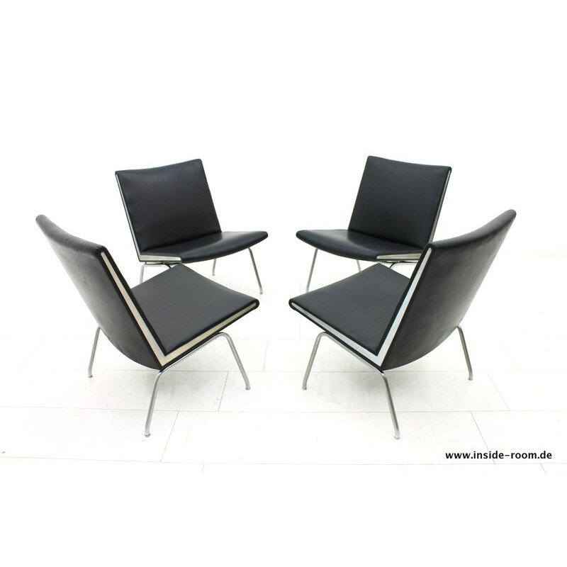 Airport black leather easy chair AP-40 by Hans J. Wegner for  AP Stolen - 1950s