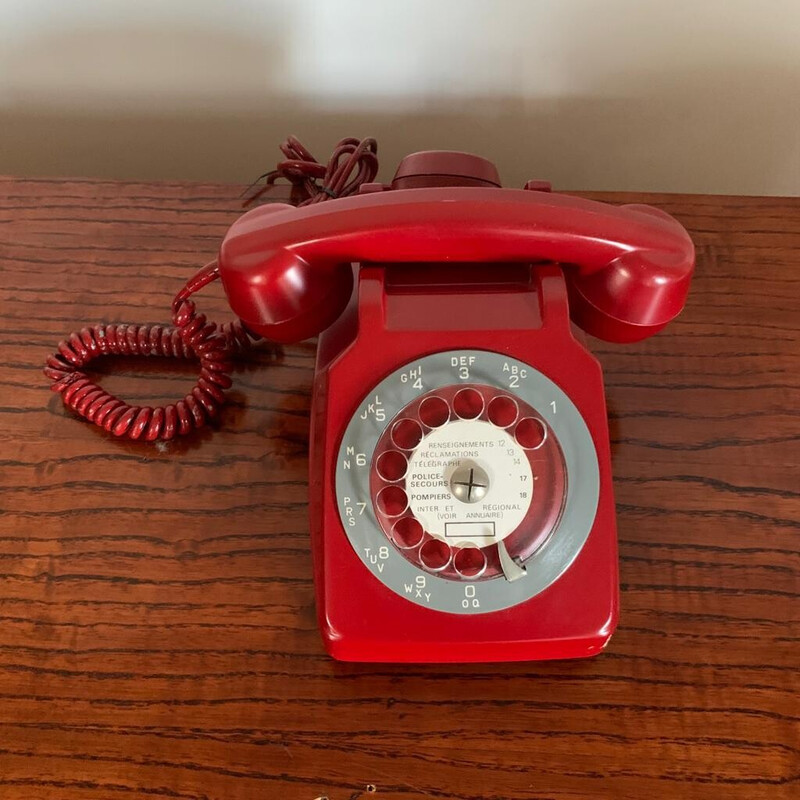 Telefon mit Vintage-Wählscheibe S63 rot
