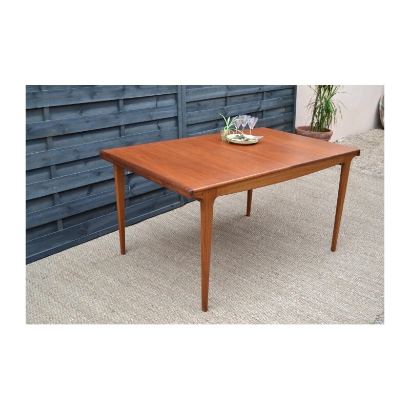 Extendable Younger dining table in teak - 1950s