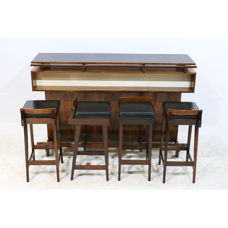 Rosewood dry bar cabinet and 4 bar stools from Dyrlund - 1960s