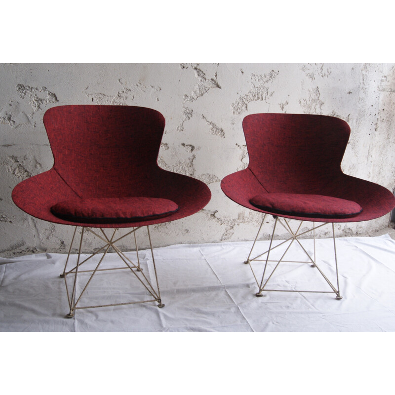Paire de fauteuils rouges en polyester et en tissu par Bernard Brunier édition Gabriel Vacher - 1950