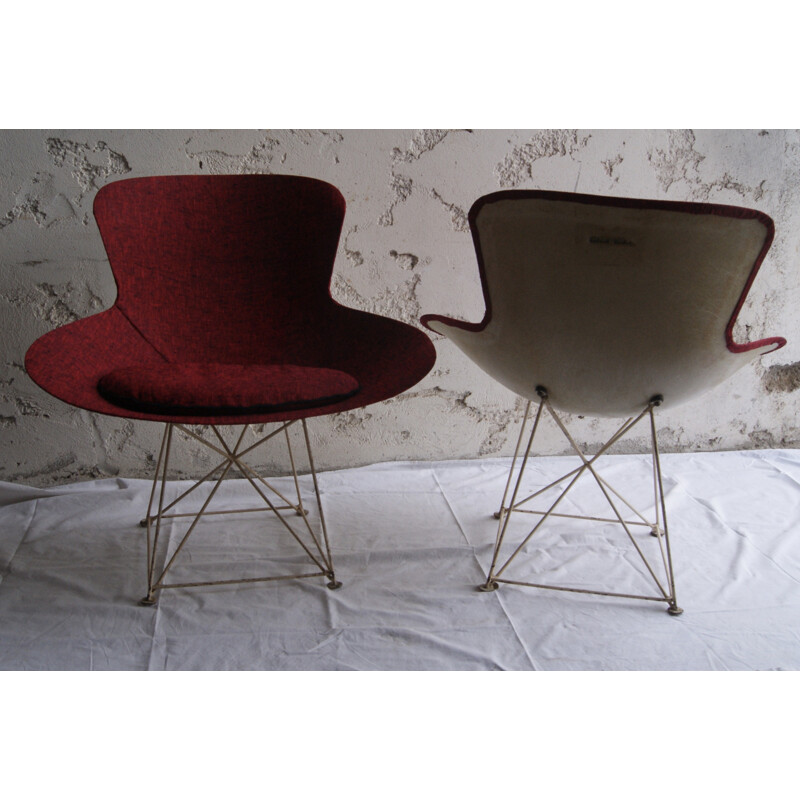 Paire de fauteuils rouges en polyester et en tissu par Bernard Brunier édition Gabriel Vacher - 1950