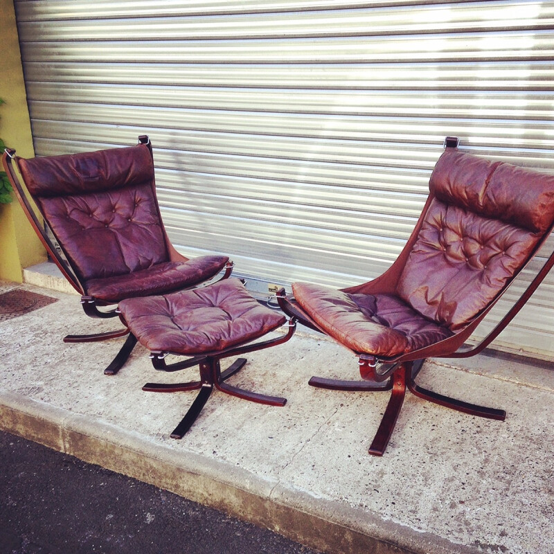 Pair of "Falcon" armchairs and ottoman, Sigur RESSELL - 1960s